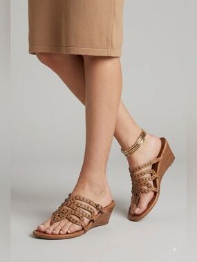 B. Makowsky Joni Brown Leather Studded Wedge Sandals Size 10M